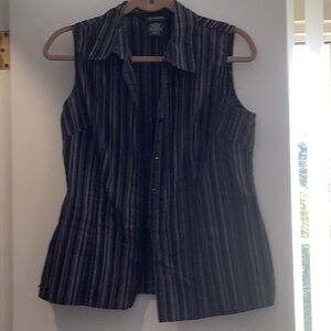 5/$25 Women’s Med 8/10 George stretch sleeveless button blk/white striped shirt